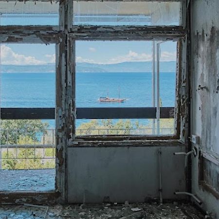 Haludovo Virtual Ruin Hotel Bungaloos Apartments And Camping, International Cooperation And Assistance For Rebirth Baracska エクステリア 写真